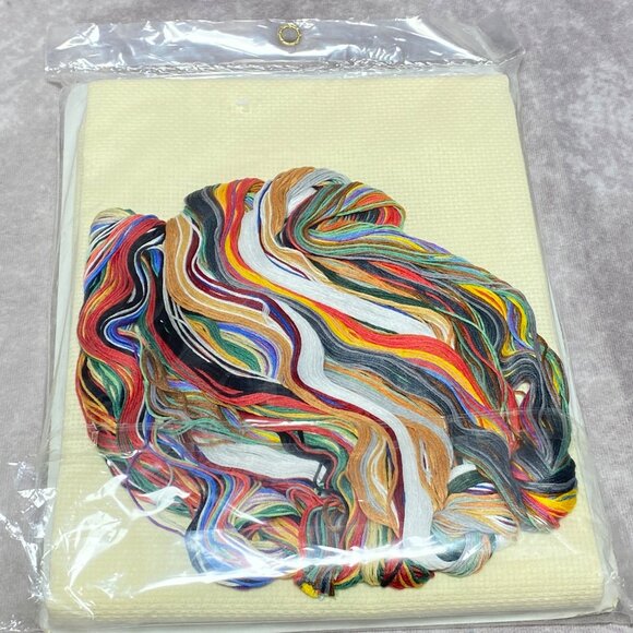 NIP Dimensions Frisky Friends Tree Skirt Cross Stitch Kit Christmas Dogs Cats - Picture 6 of 7